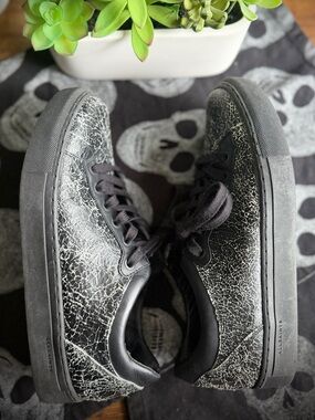 ALL SAINTS | 39 / 8.5 | Crackle Low C90 Leather Lace-up Sneakers